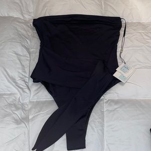 Byegreis black bathing suit